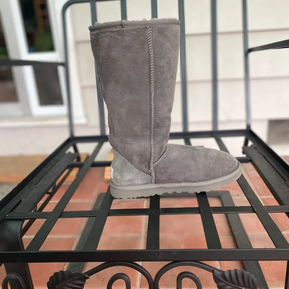UGG Classic Tall II Women's, Gray, Size 6, Good Condition